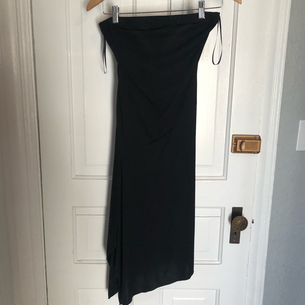 Strapless little black dress asymmetrical hem : 6?